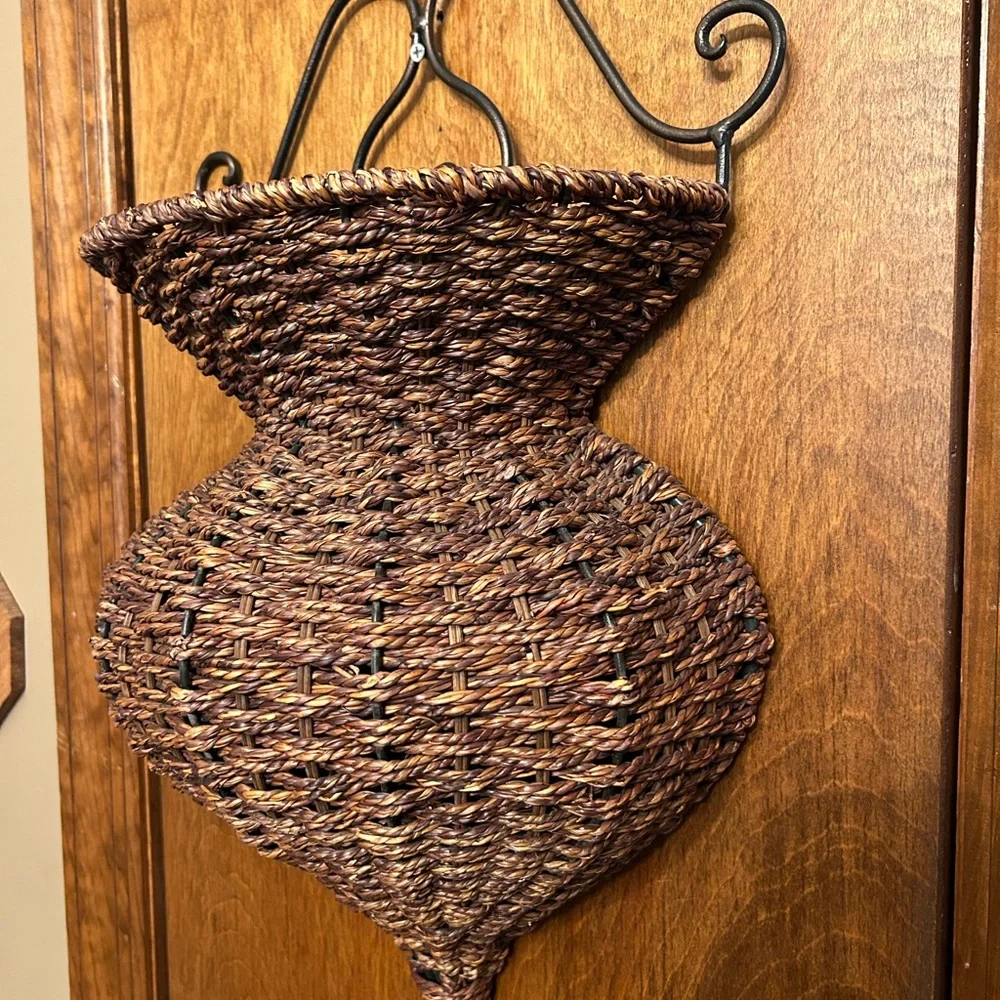 Wall pocket basket - Wicker / metal  - home decor approx 13